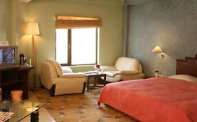 Badrinath Sarovar Portico 3*